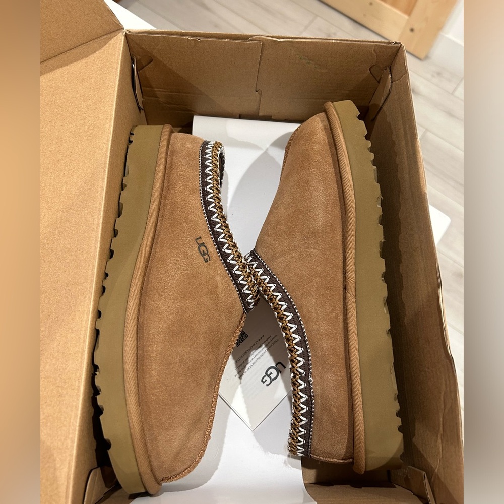 UGG Tasman